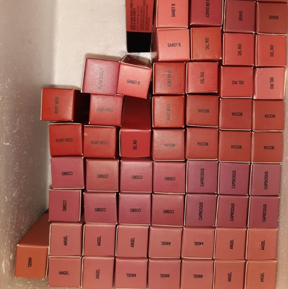 MAC Cosmo Matte Liquid Lipstick - Picture 2 of 2